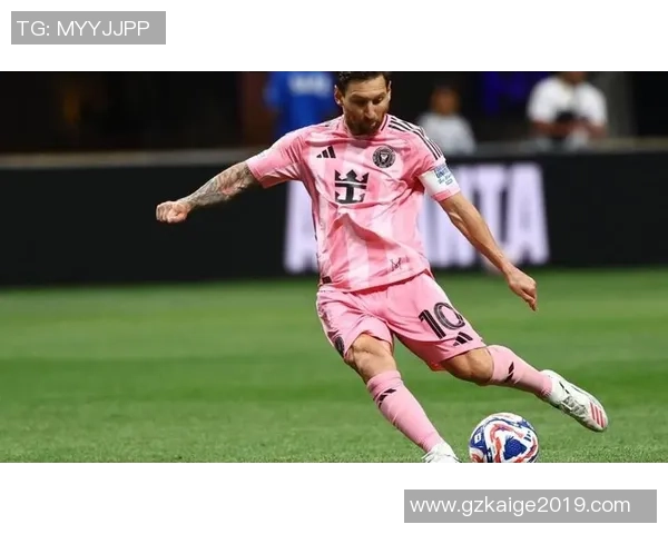 2023年足球明星转会大盘点新星加盟与老将离队的精彩瞬间