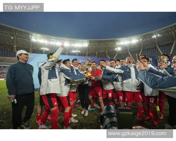 香港解说员带你认识足球明星的背后故事与精彩瞬间