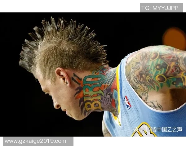 足球明星出场时的纹身艺术展示与背后的故事揭秘 足球明星出场时的纹身艺术展示与背后的故事揭秘